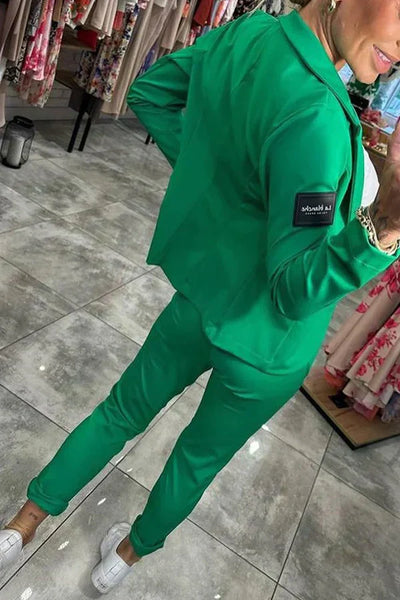 Isabelle | Ein personalisiertes Set mit weicher Jacke und lockeren Trainingsanzügen